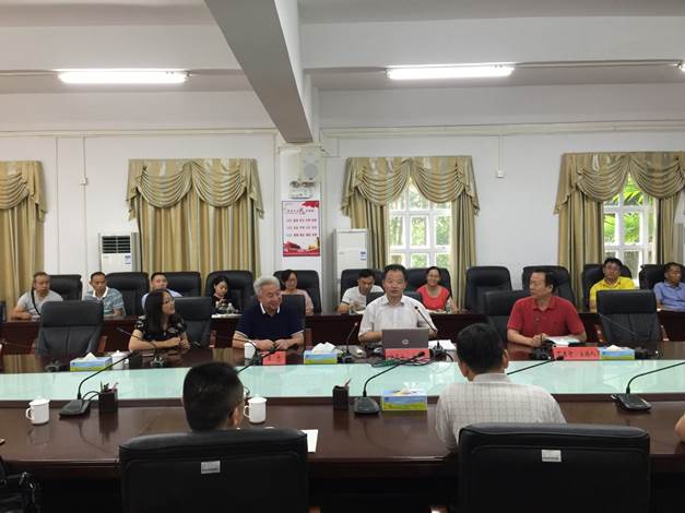 说明: C:\Users\Lenovo\Desktop\师范专业认证培训会（宋冬生）20190617\现场照片\师范专业认证培训会（宋冬生）20190617.JPG